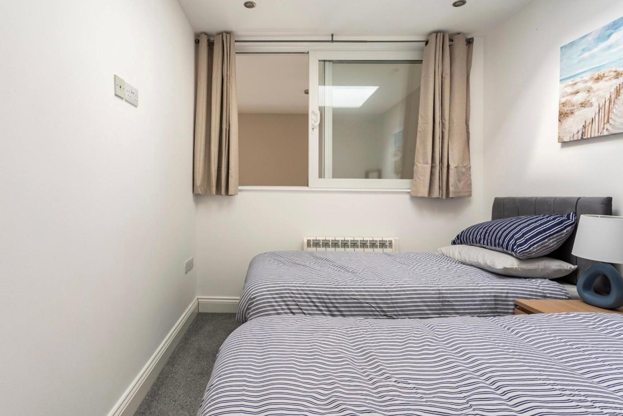 Beautiful 2 Bed Just Steps To The * Weymouth
