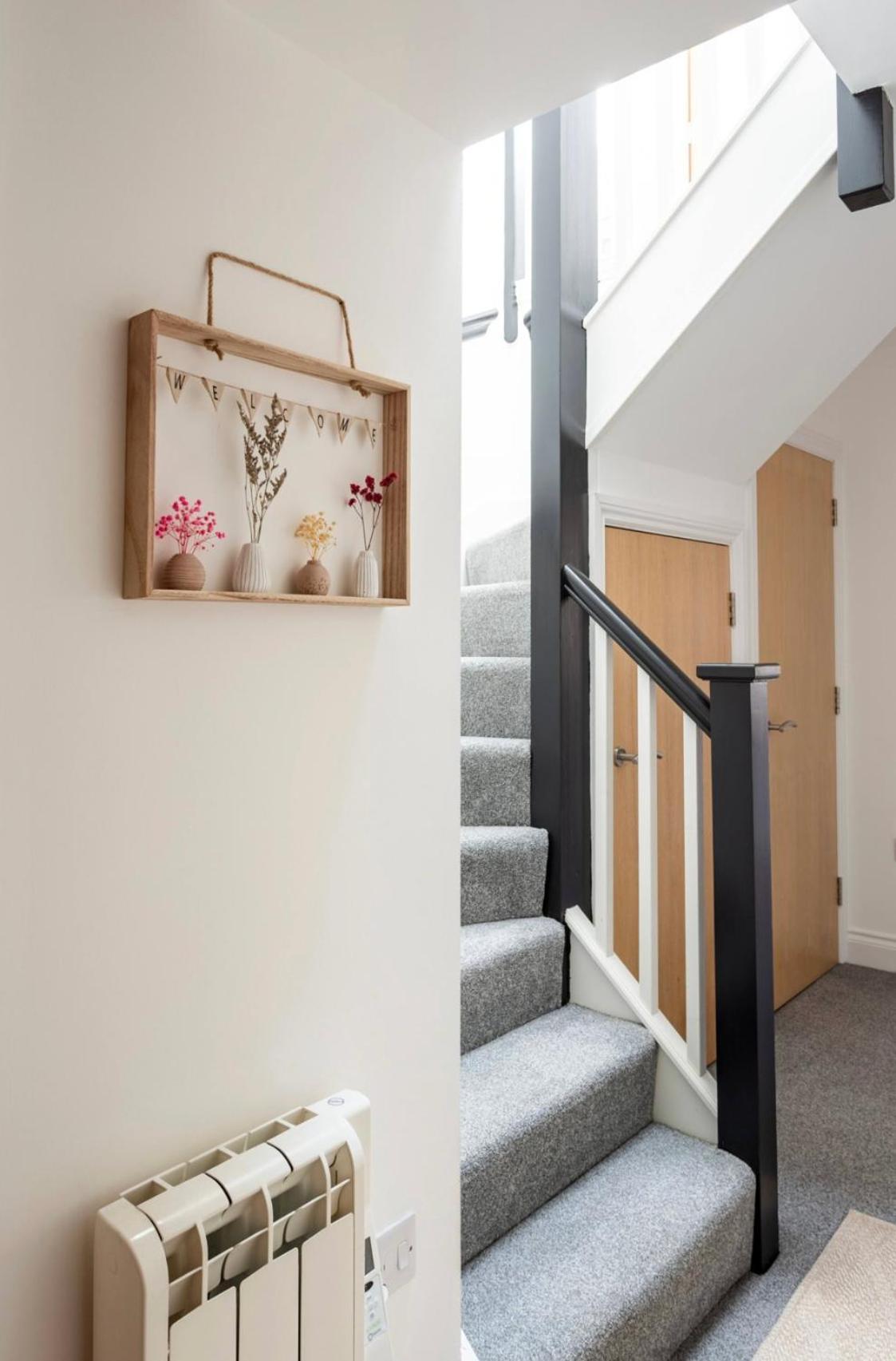 Apartment Beautiful 2 Bed Just Steps To The Weymouth